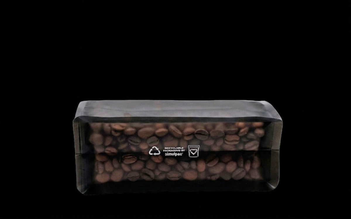600 Stk. ♺ Kaffeebeutel für 150g in schwarz-transluzent-matt, Flachbodenbeutel RECYCLINGFÄHIG inkl. Ventil, Top-Zipper und Aromaschutz