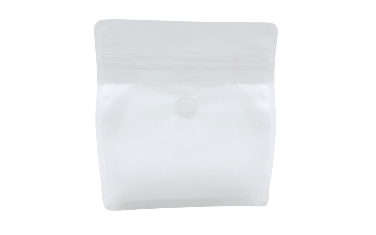 600 Stk. ♺ Kaffeebeutel für 150g in transparent - matt, Flachbodenbeutel RECYCLINGFÄHIG inkl. Ventil, Top - Zipper und Aromaschutz - kaffeeverpackung.com